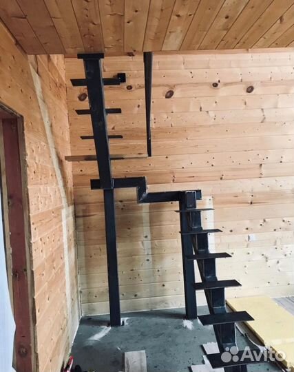 Каркас из метала Лестницы под Обшивку на Дачу