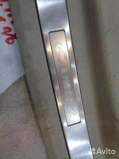 Накладка порога (внутренняя) задняя левая Toyota