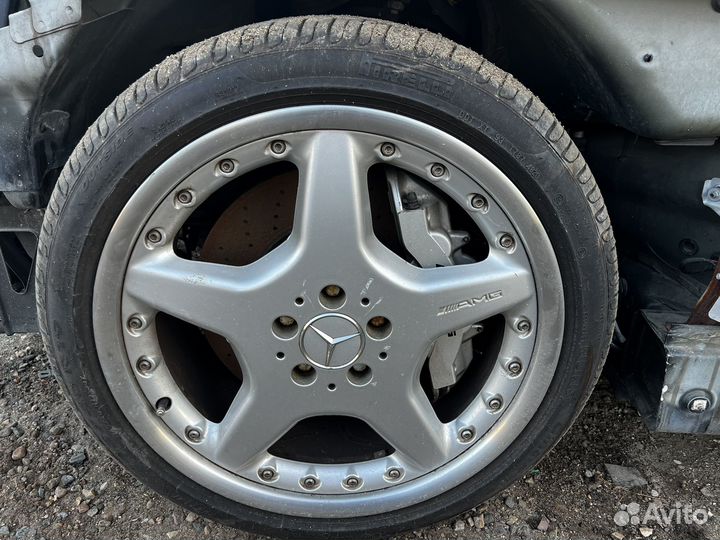 Колеса AMG R19 разношиоокие