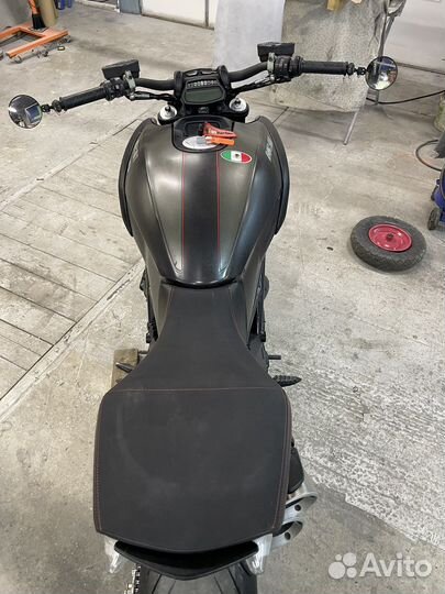 Ducati diavel carbon 2015