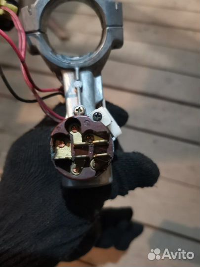 Замок зажигания Nissan Terrano lbyd21 TD27T