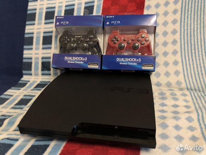 PS3 Slim 500 Gb + 133 игры и 2 новых джойстика
