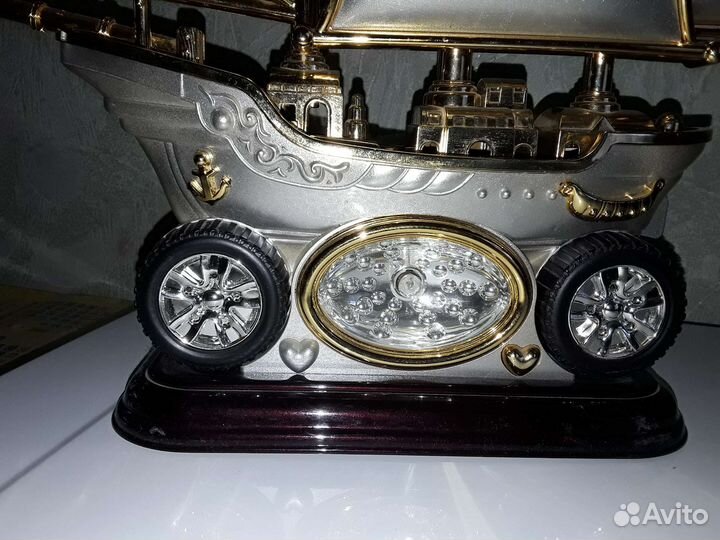 Часы настольные 