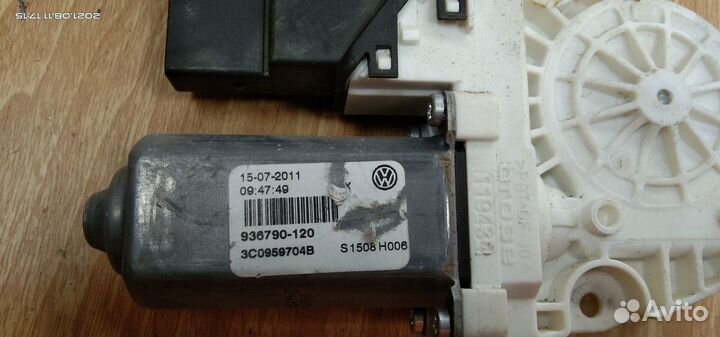 Моторчик стеклоподъемника Volkswagen Jetta