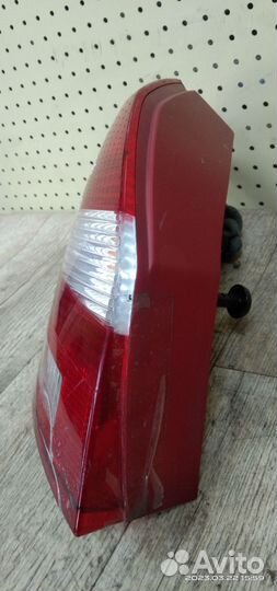 Фонарь задний наружный Skoda Fabia