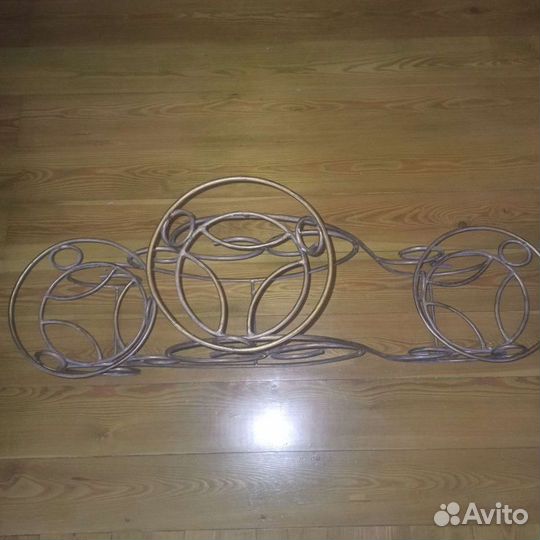 Подставка для цветов напольная металлическая