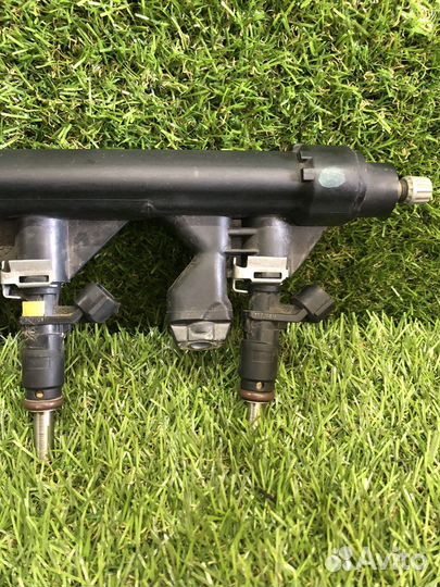 Топливная рампа с форсунками Citroen-Peugeot Ep6