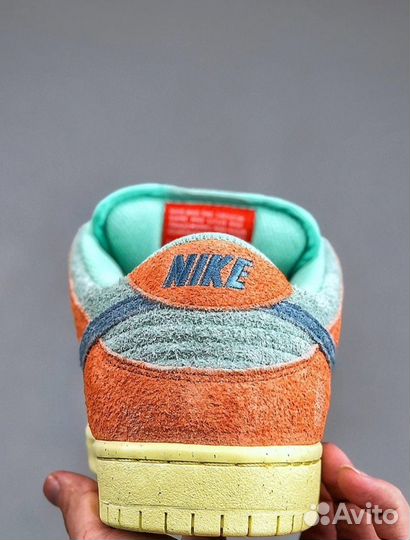 Nike sb dunk low “Orange Emerald Rise”