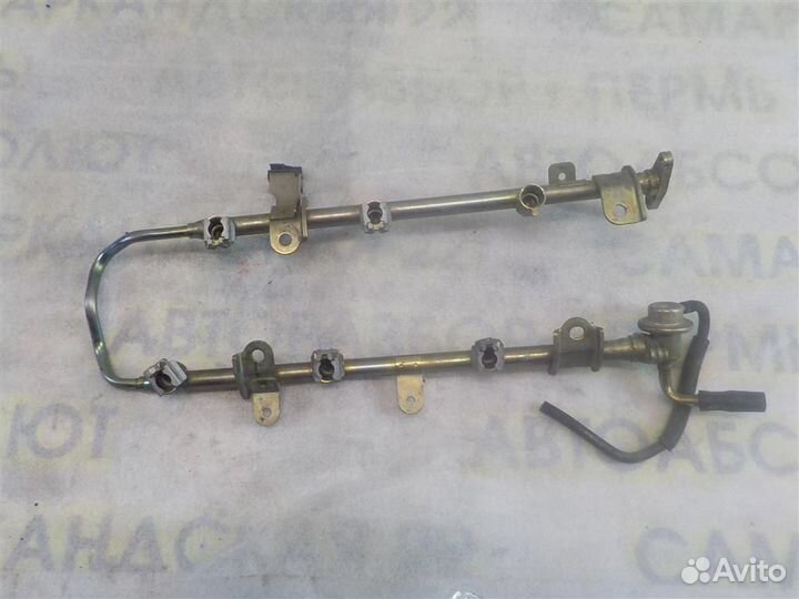 Рейка топливная (рампа) Nissan Maxima (A32) 1994