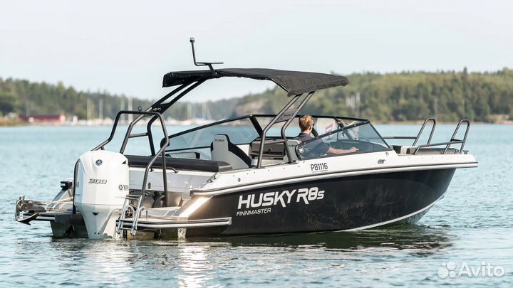 Финский катер Finnmaster Husky R8 (2021)