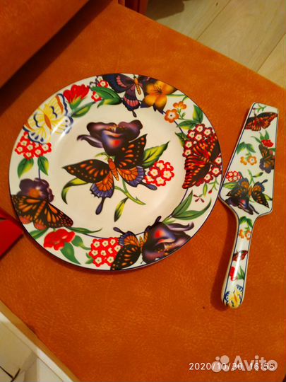 Новое блюдо и лопатка для торта