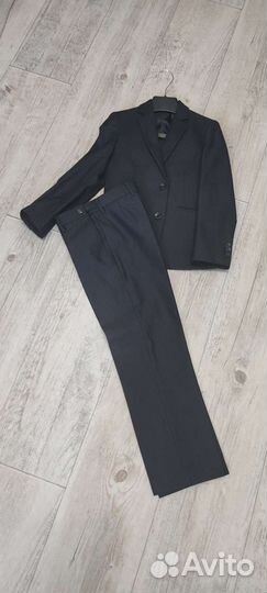 Продам школьный костюм- тройку