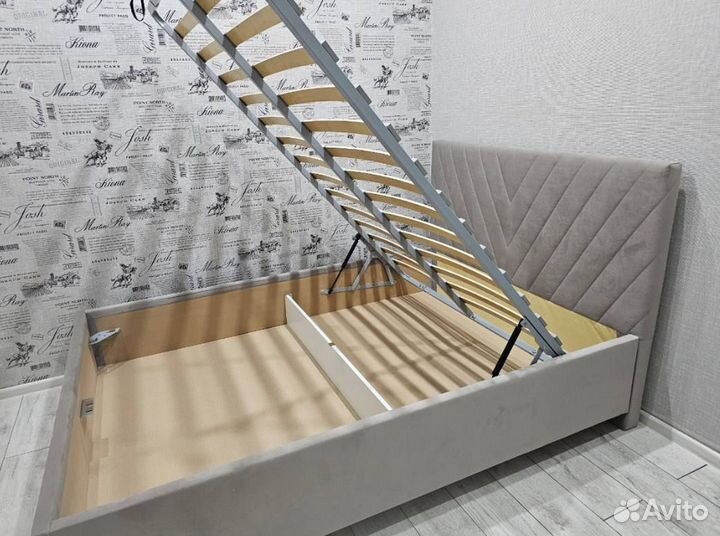 Кровать односпальная с матрасом новая