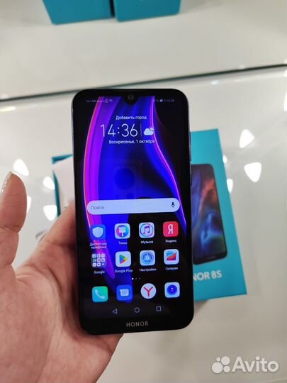 Телефон Honor 8s