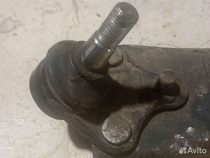 Рычаг передней подвески правый Chery Tiggo T11