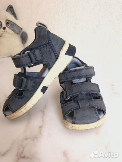 Сандали на мальчика фирмы ecco