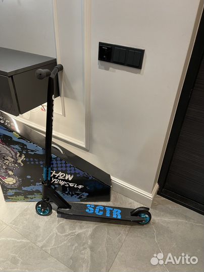 Новый Трюковый самокат в коробке с желез колесами
