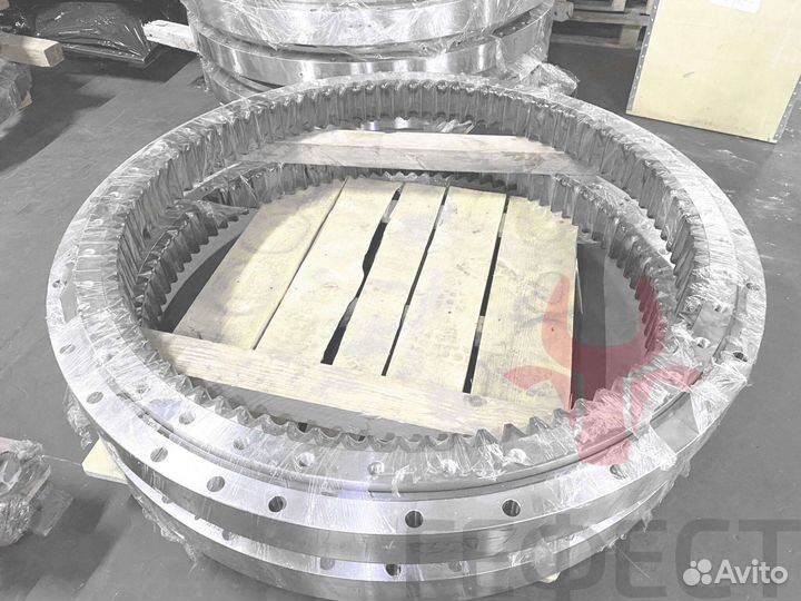 Опорно-поворотный круг Hyundai R290LC-7 81N8-00021