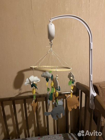 Мобиль для детской кроватки