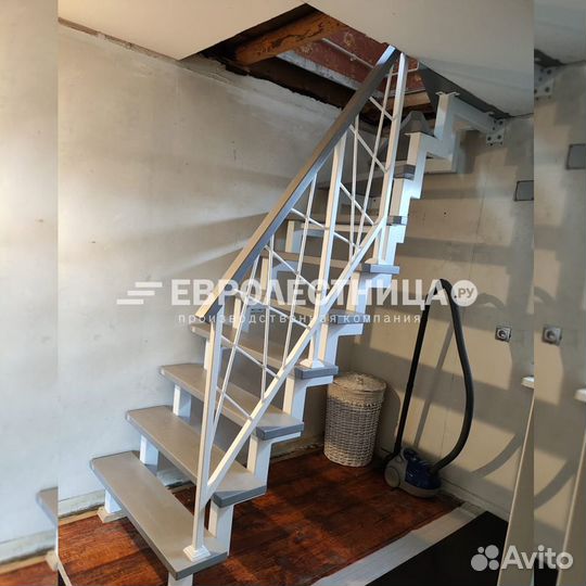 Лестница прямая в дом на второй этаж