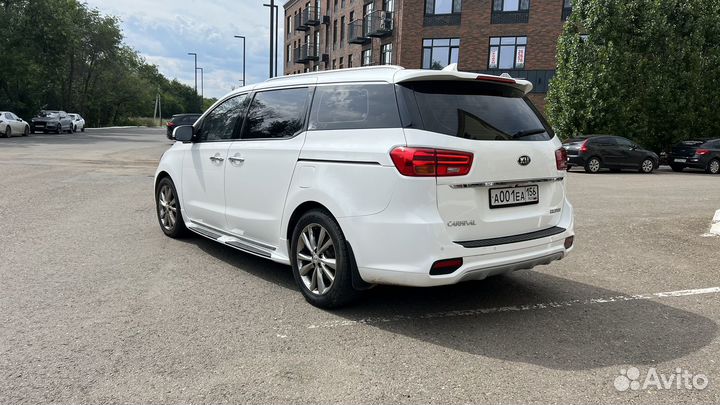 Прокат Kia Carnival на свадьбу