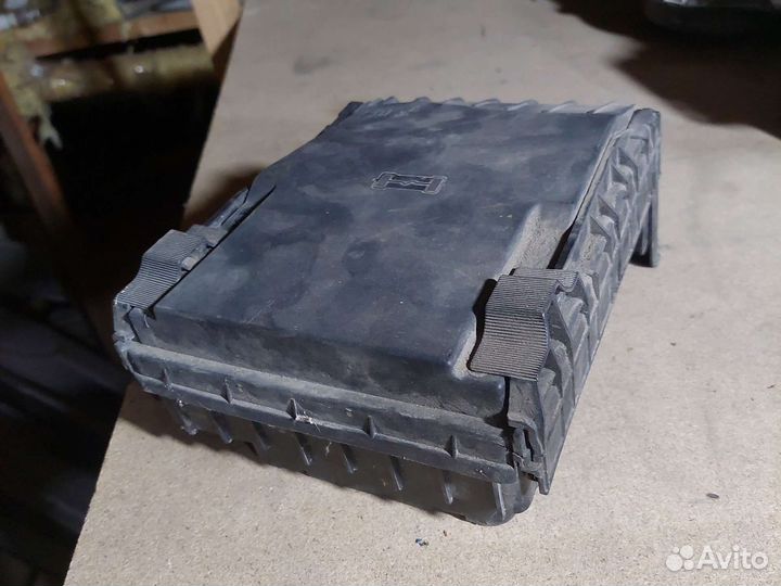 Блок предохранителей Vw Golf 6