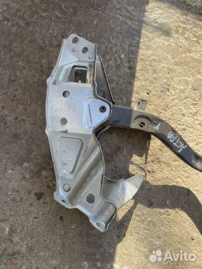 Педаль тормоза Opel Astra H МКПП