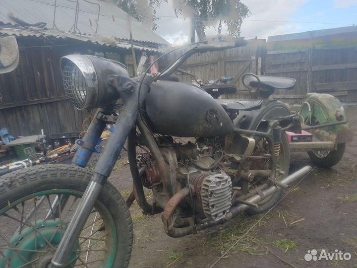 Мотоцикл Урал м72