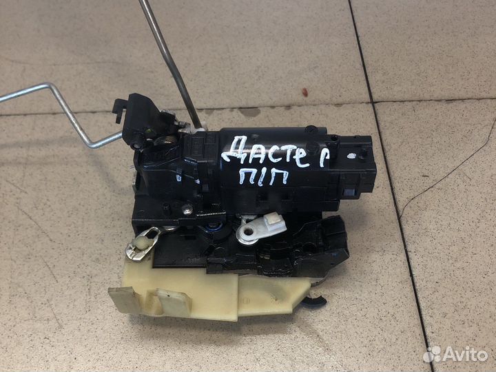 Рено Дастер Замок передний правый