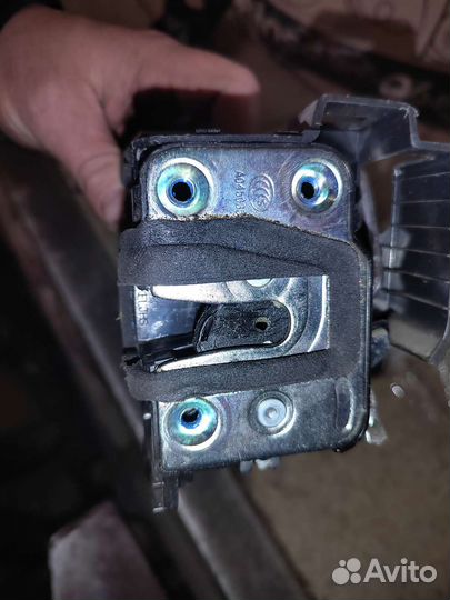 Замок двери передний правой Hyundai Solaris 1