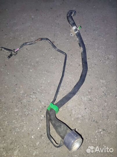 Toyota corolla 120 хэтчбек горловина бензобака