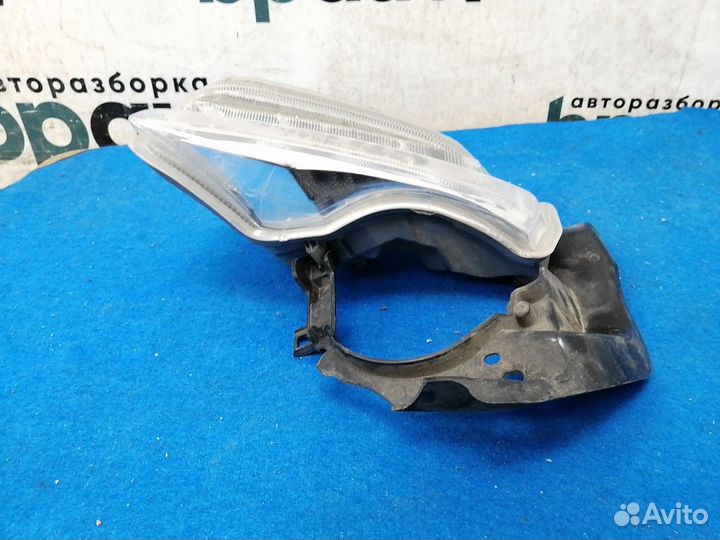 Ходовой огонь правый 81430-0E010 Toyota Highlander