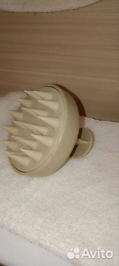 Массажная щётка для мытья головы