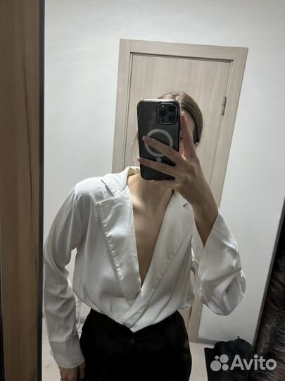 Боди с глубоким вырезом zara