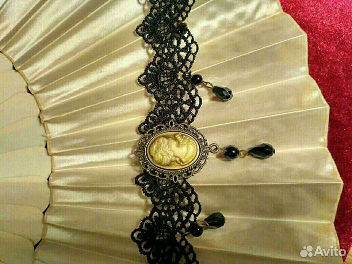 Чокер с камеей