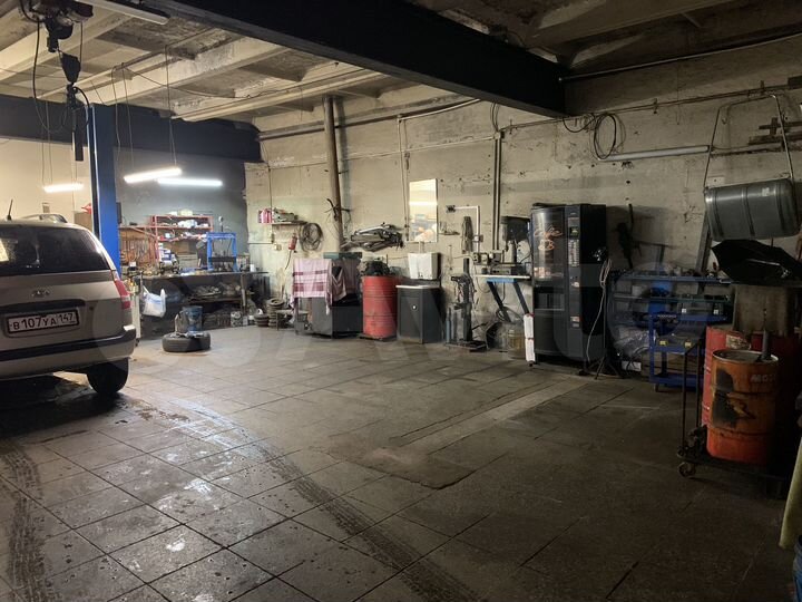 Гараж, > 30 м²