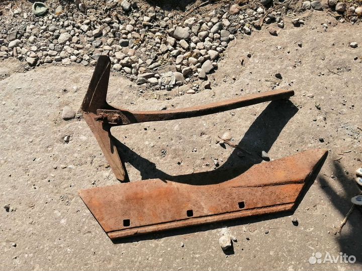 Лемех и тележная ось