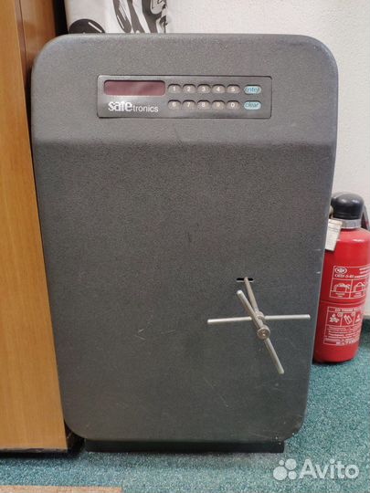 Вскрытие сейфов, замена замков