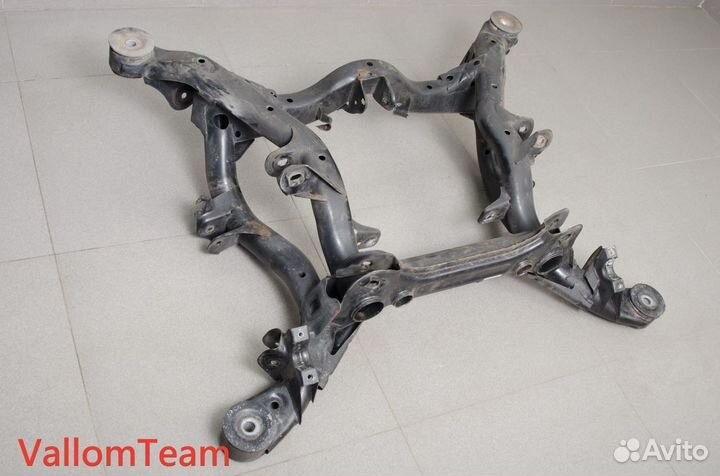 Лот T371 Подрамник задний VW Touareg