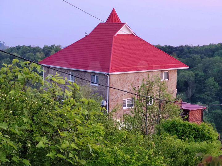 Коттедж 500 м² на участке 12 сот.