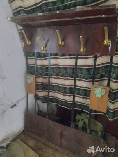 Вешалка в прихожую