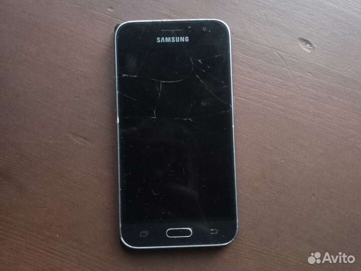 Телефон Samsung j1 2016