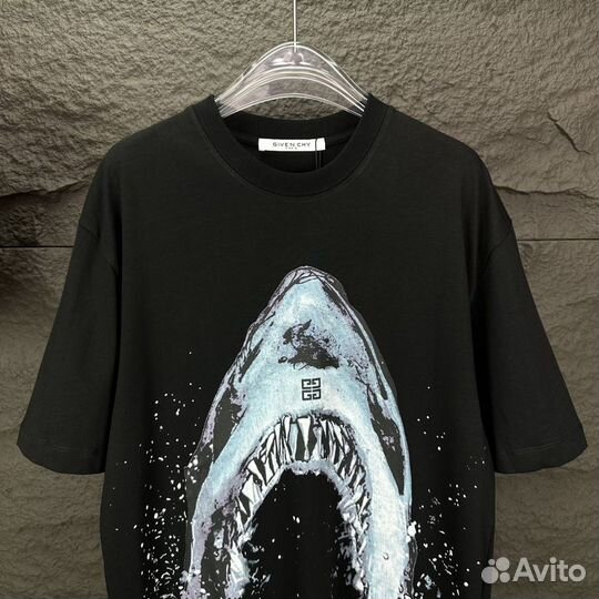 Футболка Givenchy Shark