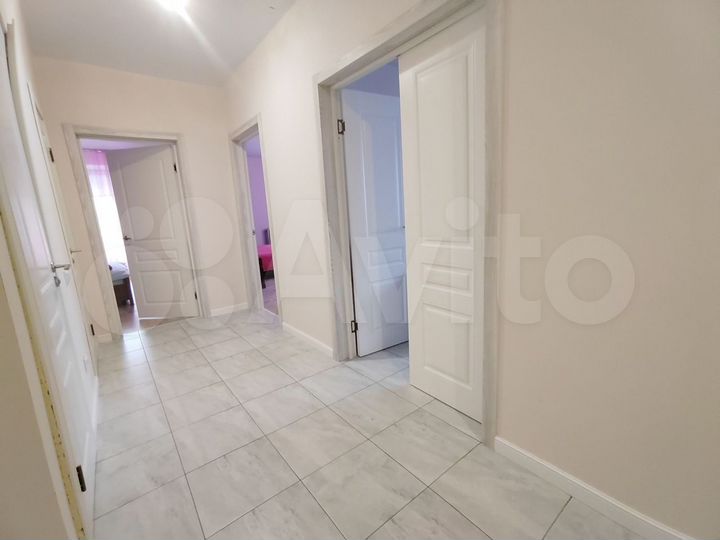 2-к. квартира, 72 м², 1/10 эт.