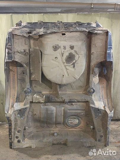 Задняя часть кузова (разное) Nissan Almera