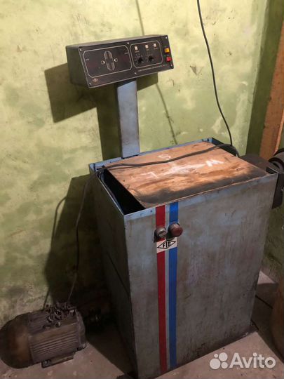 Балансировочный (шиномонтажный) станок