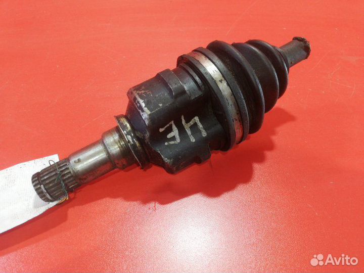 Шрус внутренний передний правый Toyota Sprinter