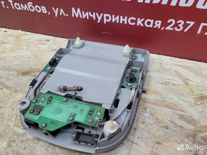 Плафон освещения салона передний Toyota Corolla