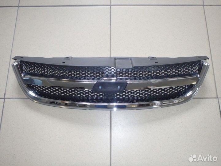 Новая Решетка радиатора Lacetti SED SW