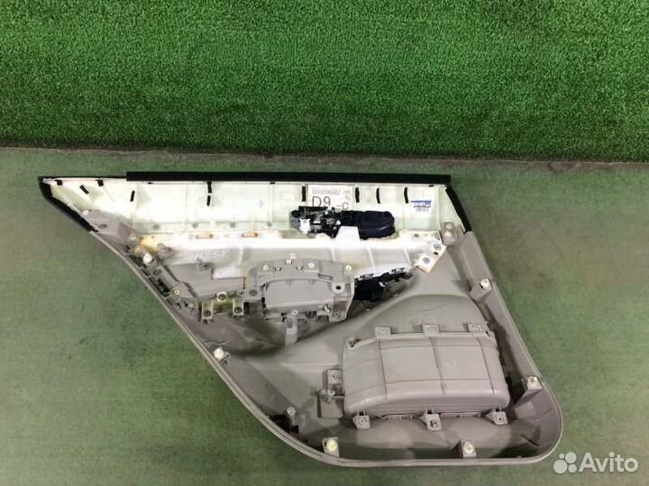 Обшивка двери задняя правая Honda Civic FD3 LDA